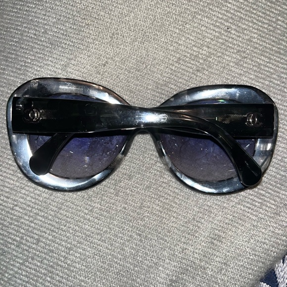 Chanel sunglasses - Picture 2 of 3